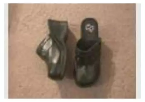 Black wedged shoes 7 1/2 to 8 1/2 $5